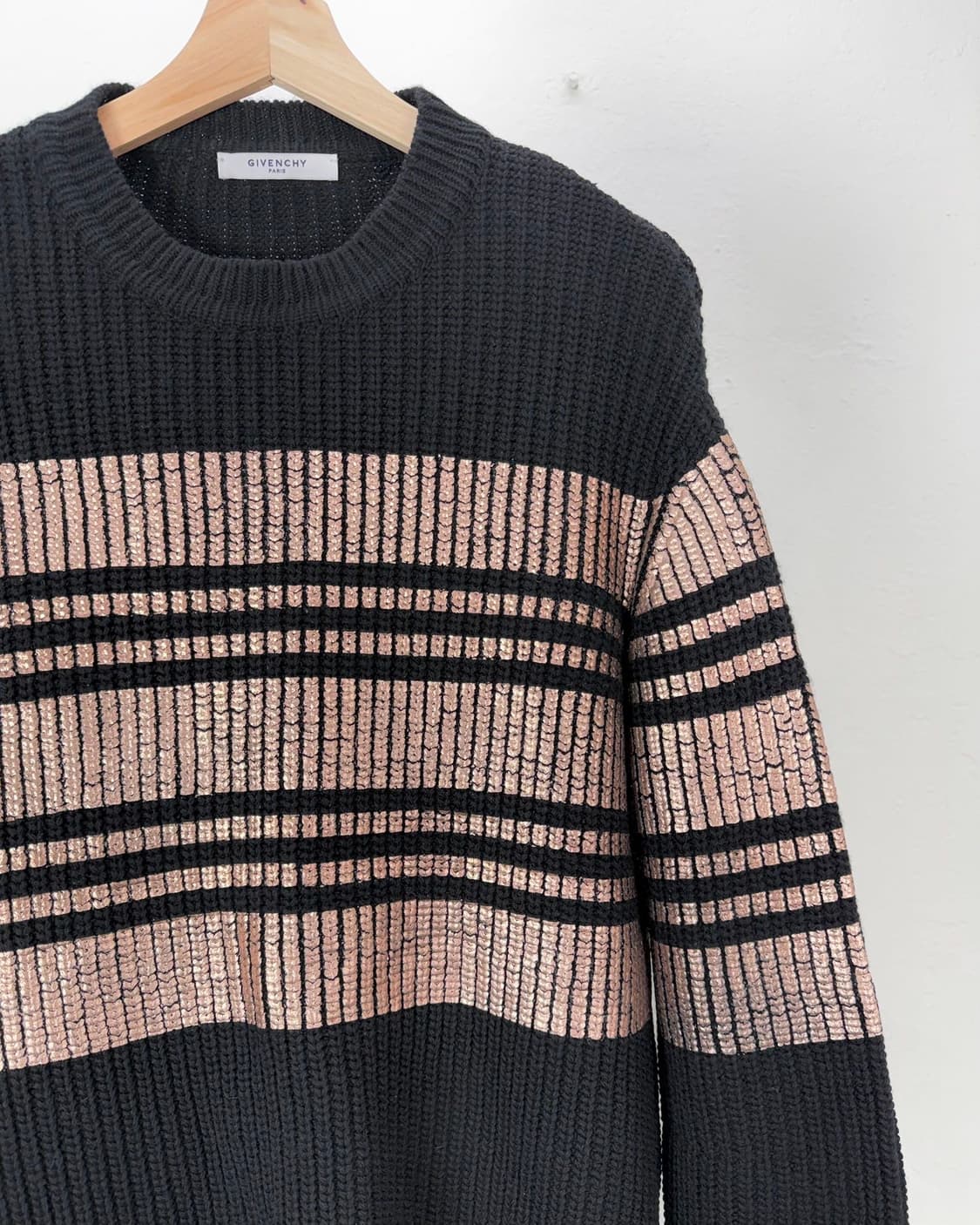 지방시 블랙 메탈릭 스트라이프 울 니트 스웨터 상품이미지3