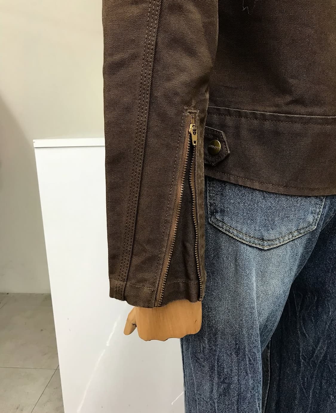 칼하트 브라운 디트로이트 자켓 상품이미지9