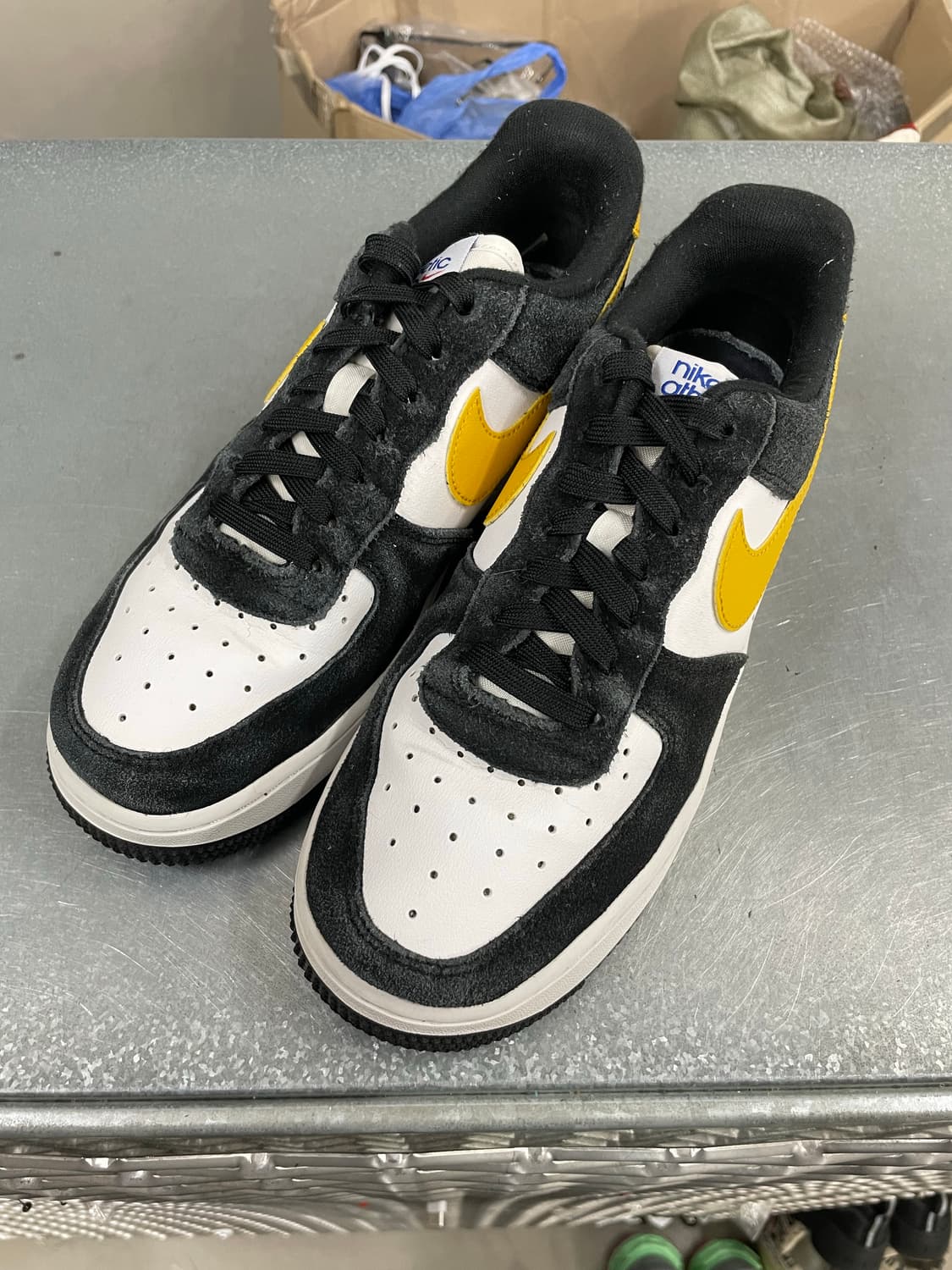 나이키 에어포스1 LV8 블랙 다크 설퍼 240 (gr-4220) 상품이미지2