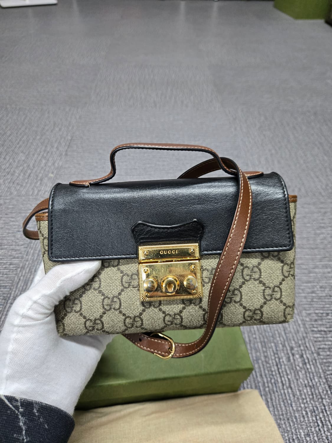 [특가][정품] 구찌 패들락 크로스백 상품이미지1