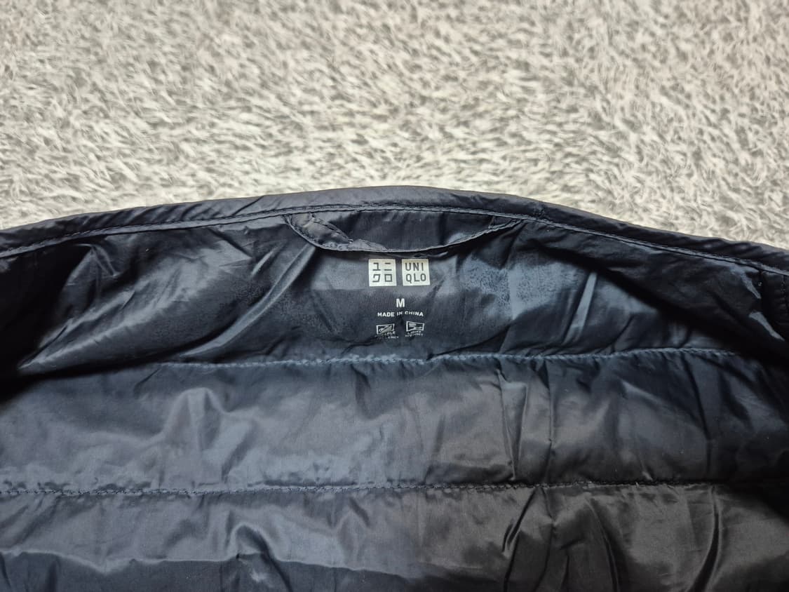 유니클로 여성 경량 다운 패딩 조끼 M 상품이미지6