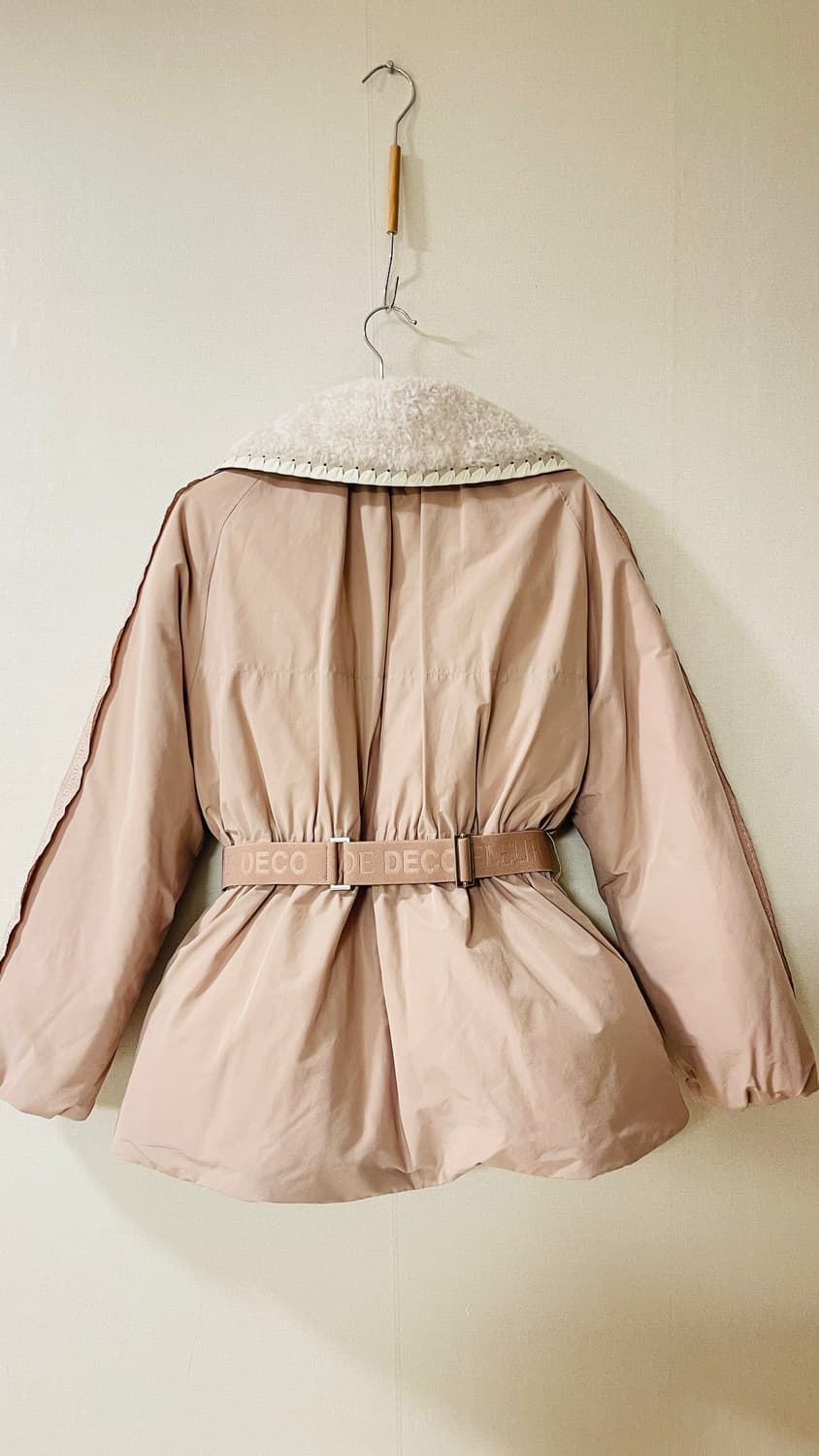 택달린새상품)데코 양털 카라 구스다운 벨티드 패딩 자켓 459,000원 상품이미지4