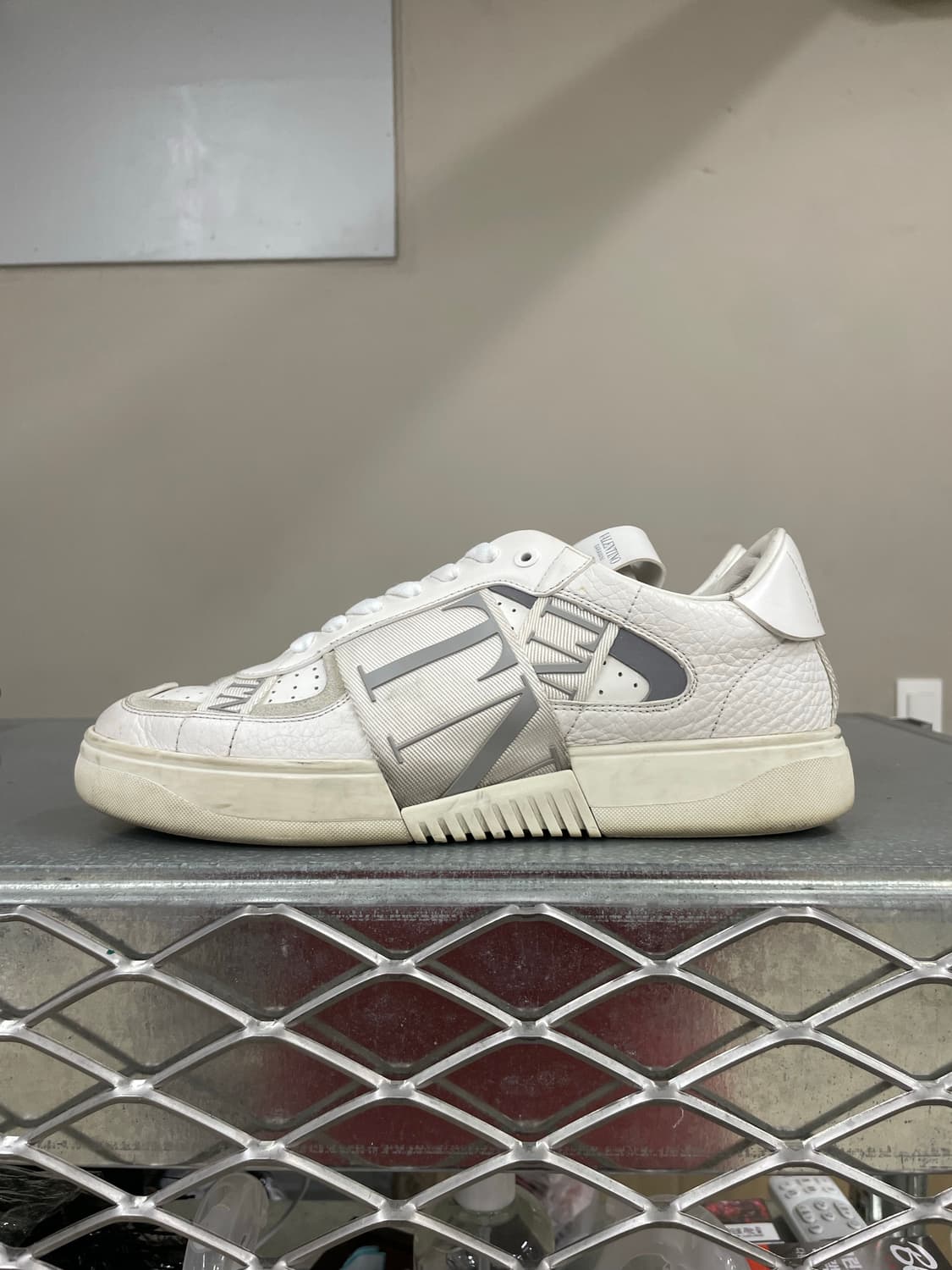 발렌티노 로고 밴드 스니커즈 40 상품이미지1