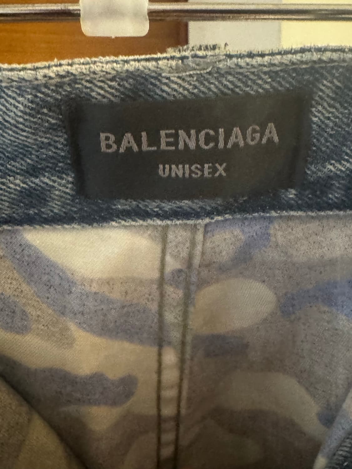 BALENCIAGA SLASHED JEANS CAMO 상품이미지5