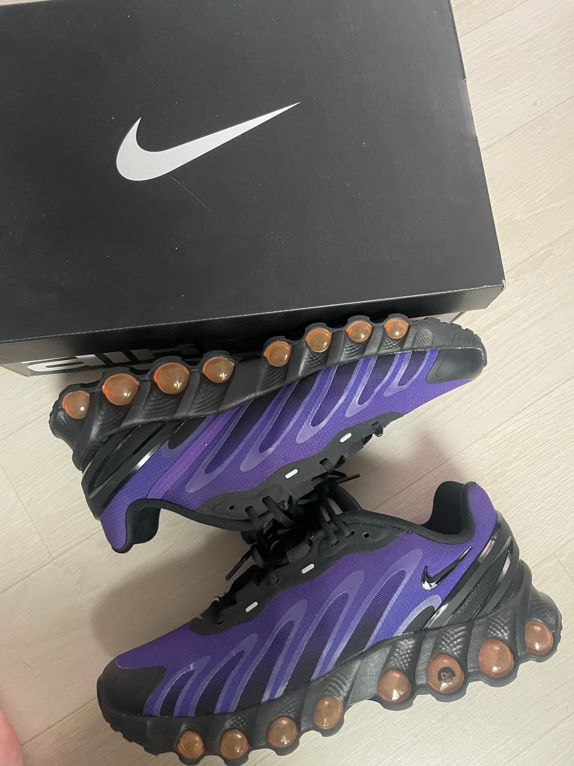 나이키 에어맥스 Dn8 블랙인디고버스트 270 급처 상품이미지1