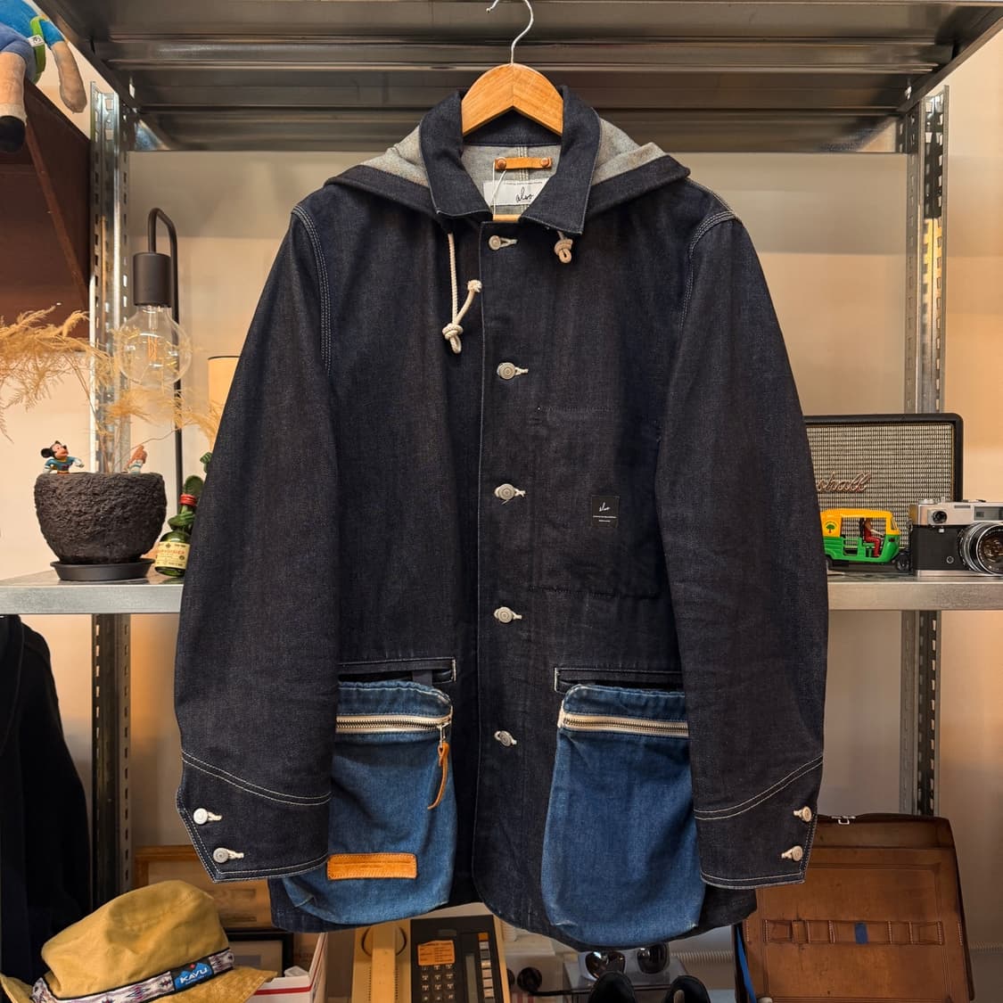 ALSO BY 마스터피스 포켓 디테일 탈부착 후드 데님 초어자켓 상품이미지1