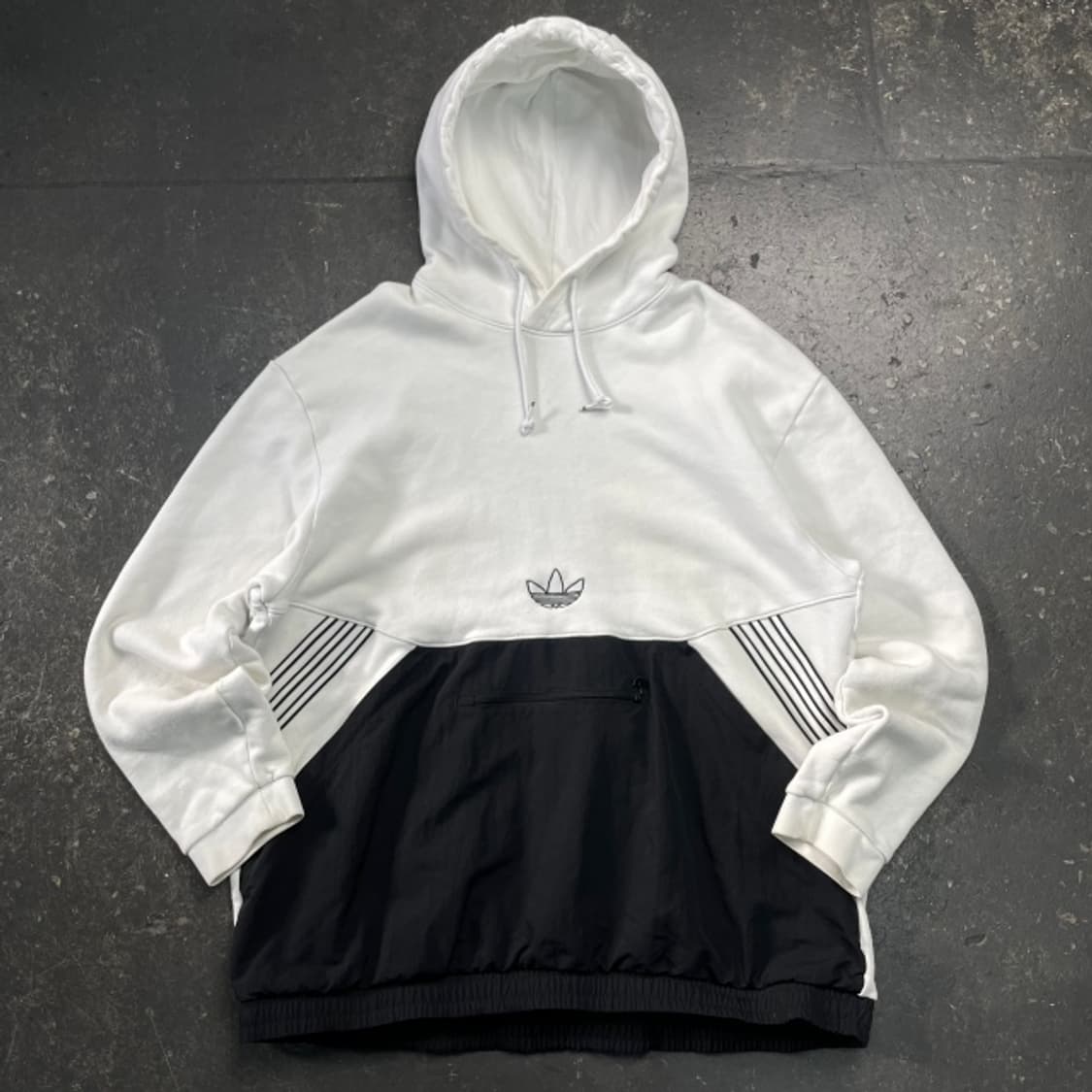 105 아디다스 후드티  상품이미지1