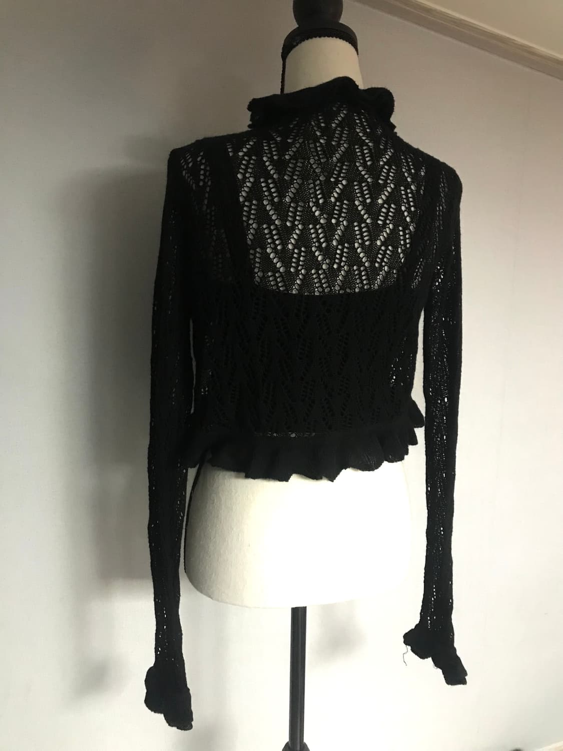 Eyelet Ruffle Open Knit Cardigan 상품이미지3