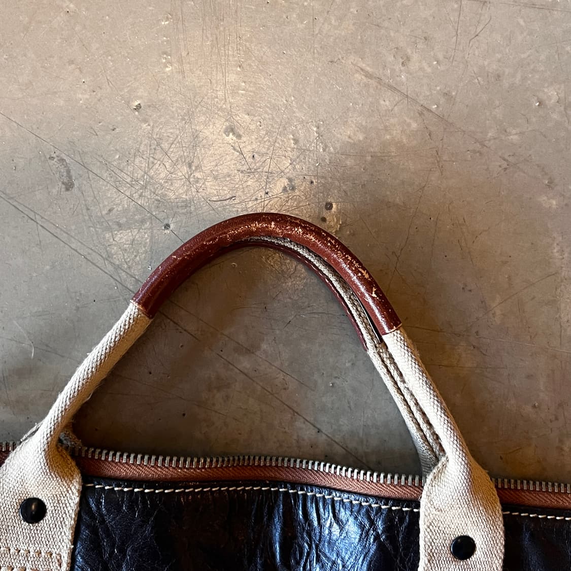 토이즈맥코이 호스하이드 헬멧백 상품이미지4