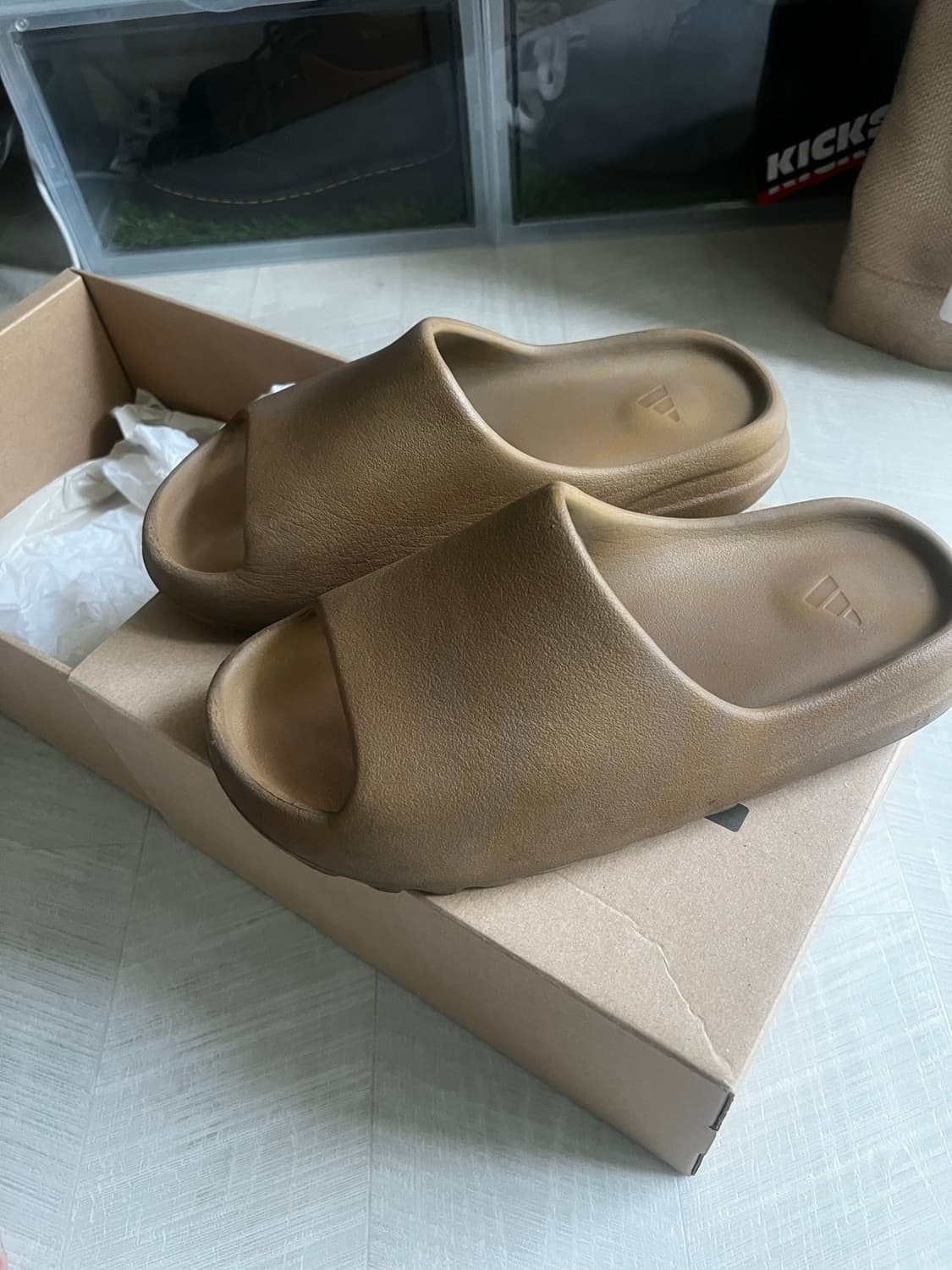 9) YEEZY 이지 슬라이드 오커 상품이미지1