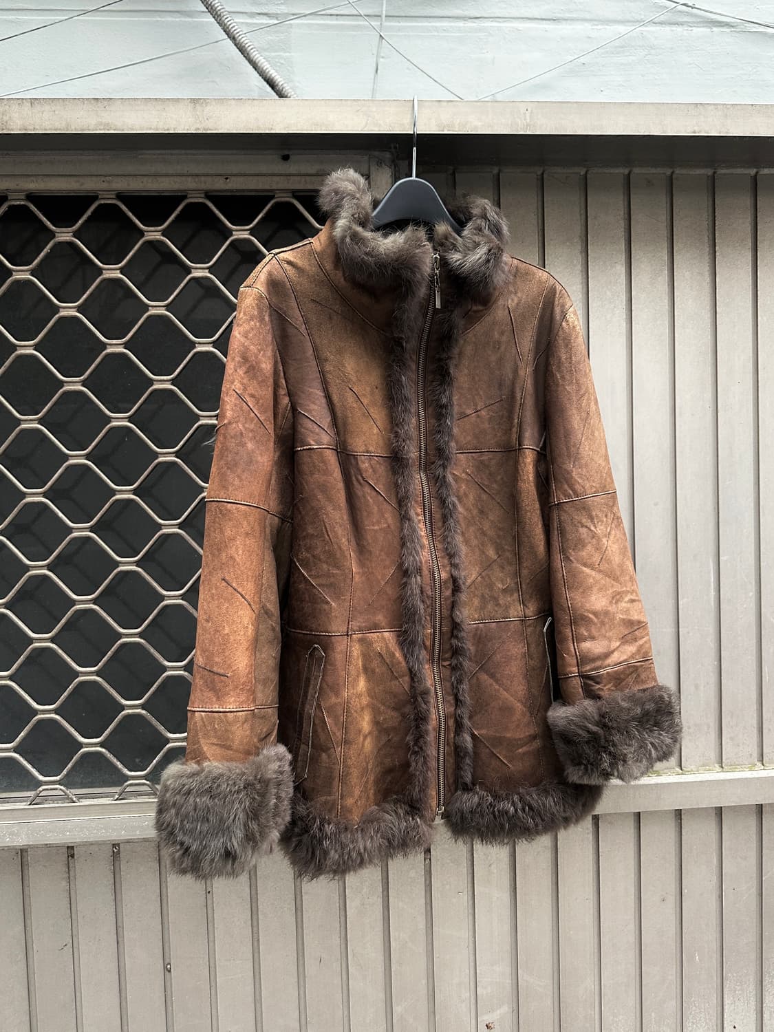 Rabbit brown fur trimming jacket 상품이미지1