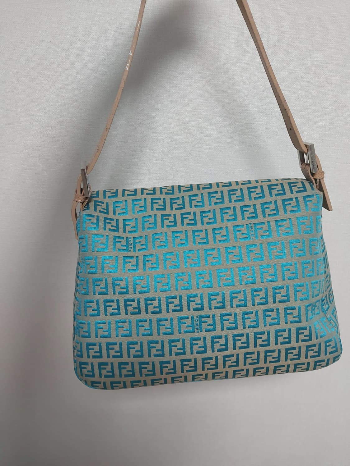 Fendi bag 펜디 바게트백 맘마백 희귀컬러 🩵 상품이미지3