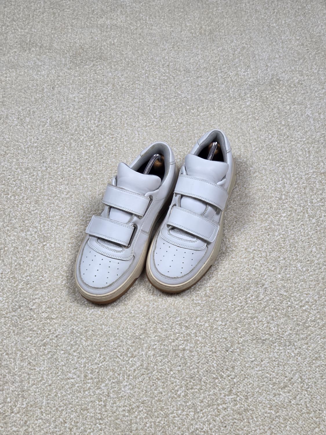 [아크네 스튜디오] 스테피 레더 벨크로 스니커즈 | 00223 상품이미지1