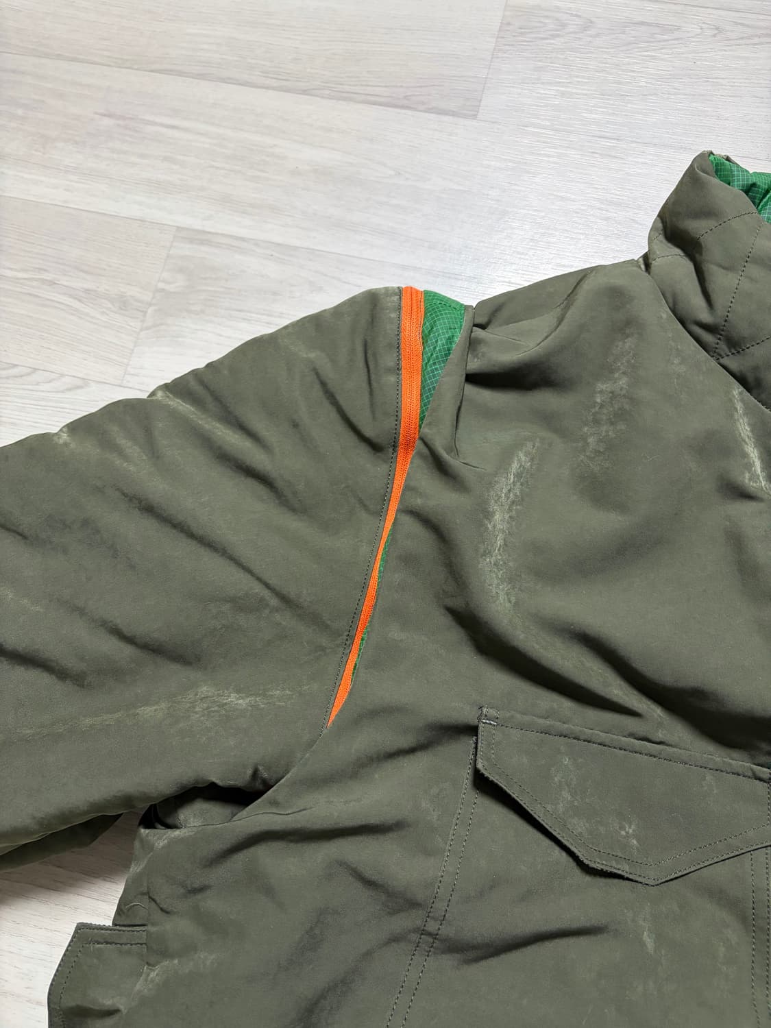 루트파인더 샘플 패딩 자켓 M사이즈 판매 상품이미지2