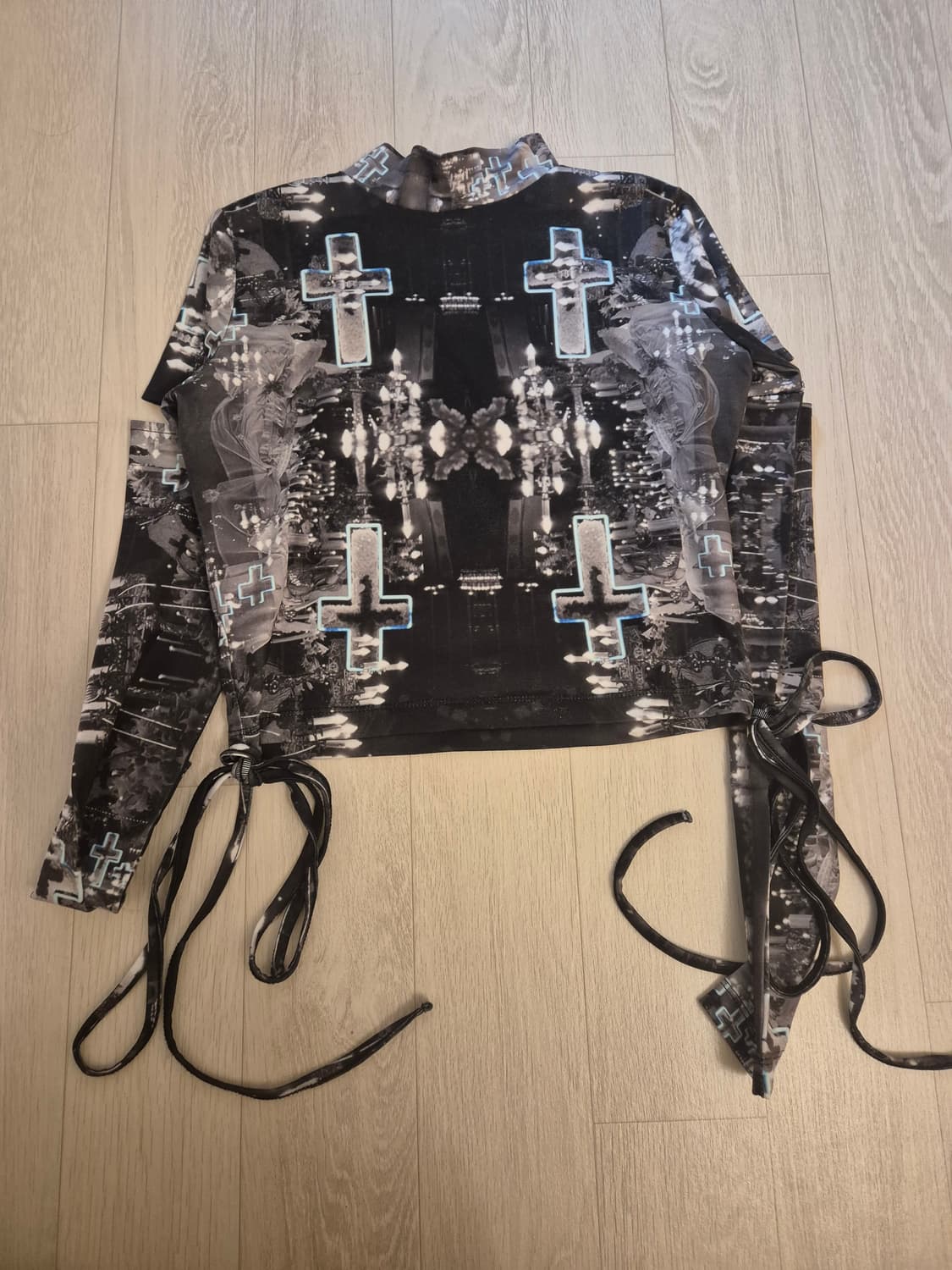 클럿스튜디오 십자가 네온 크로스 크롭탑 상품이미지2