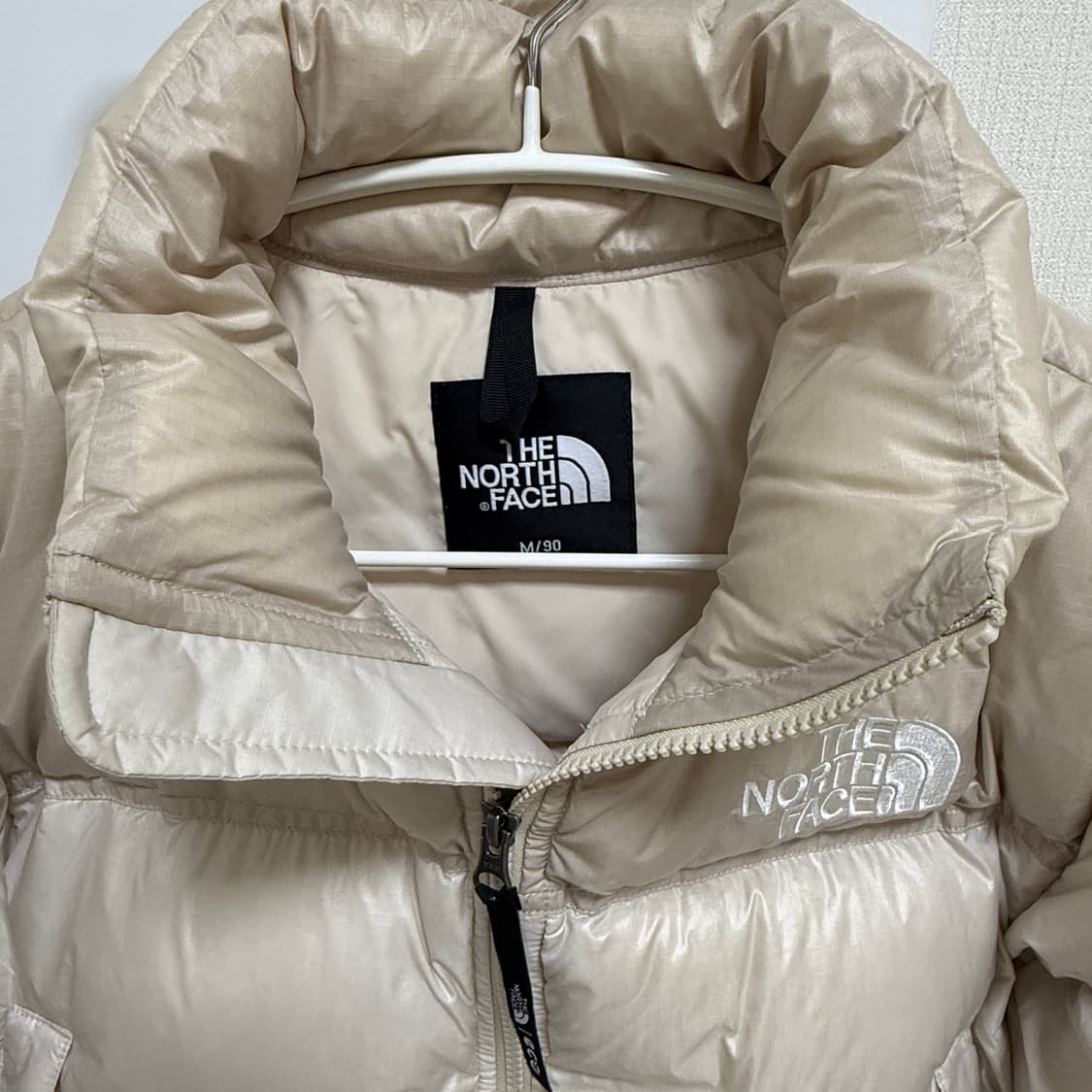 노스페이스 눕시 숏패딩 샌드베이지 90(M) NJ1DQ86C 상태매우좋음 상품이미지4