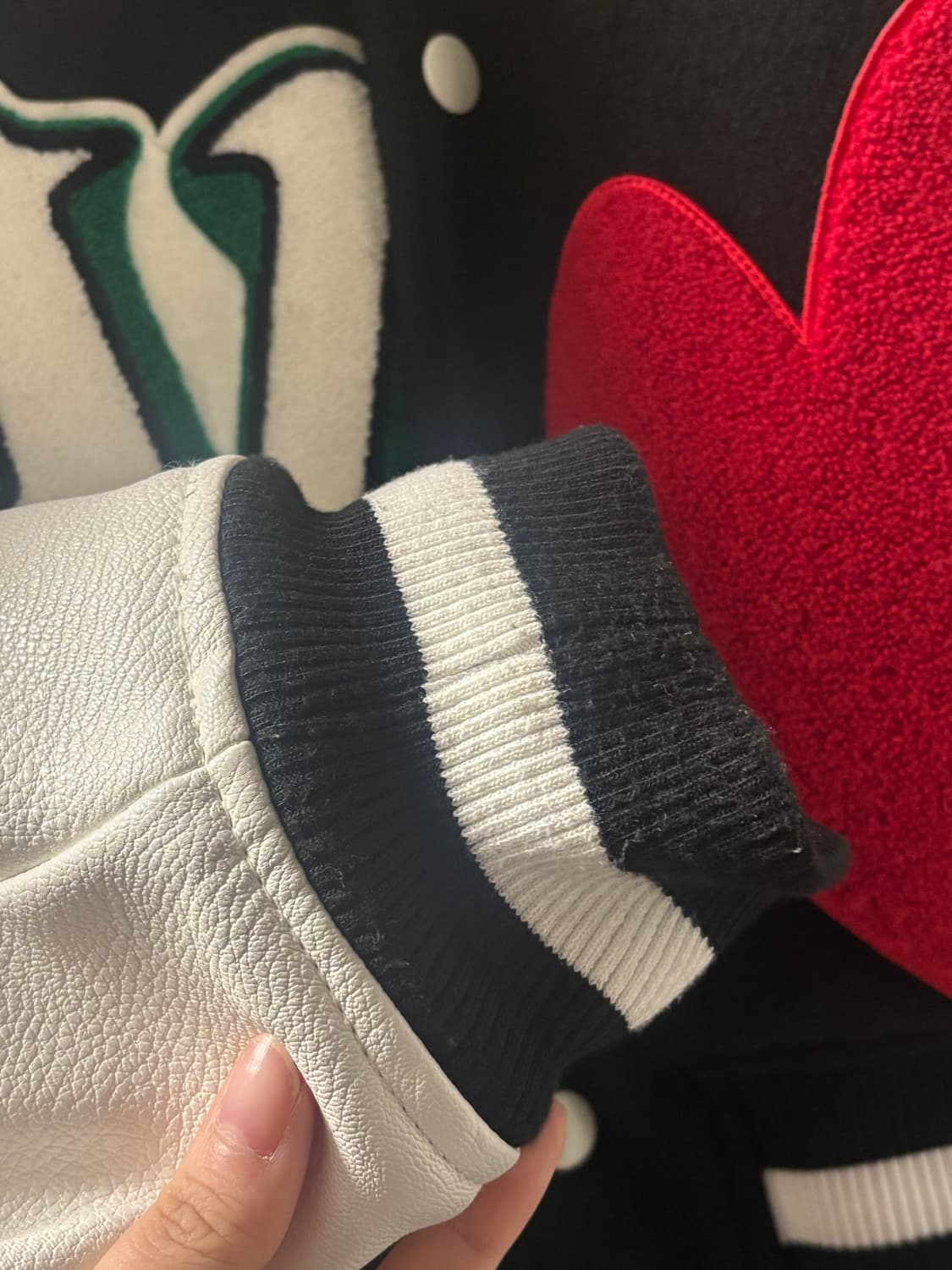 더뮤지엄비지터 러브 바시티 자켓 2사이즈 상품이미지4