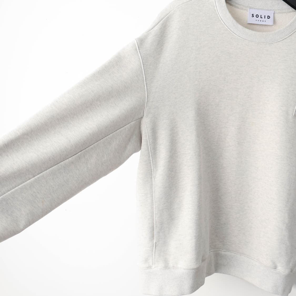 100/솔리드옴므 백로고 오버핏 맨투맨 상품이미지6