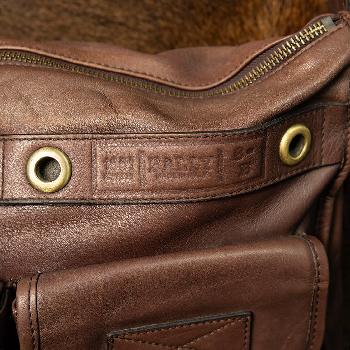 90s~ 발리 Bally 이태리 메이드 레더 크로스 백 브라운  상품이미지3