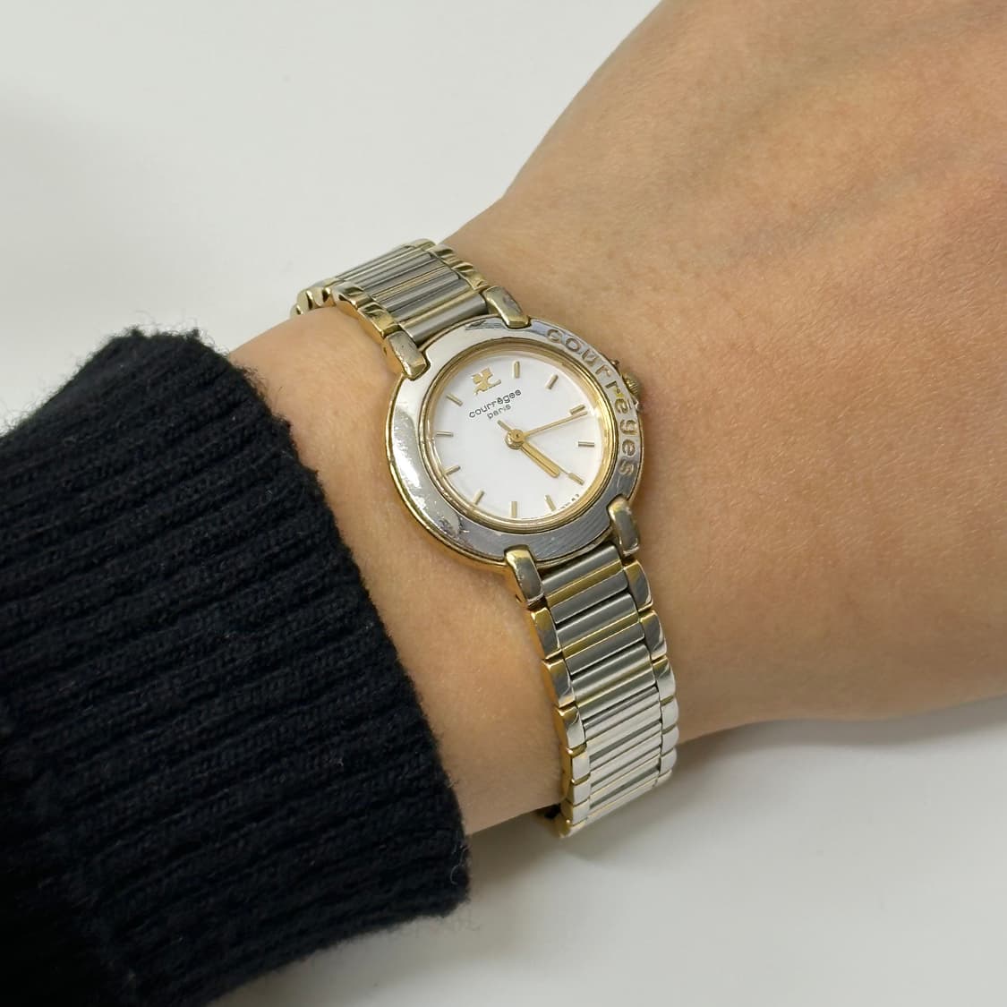 꾸레쥬 메탈 시계 상품이미지1