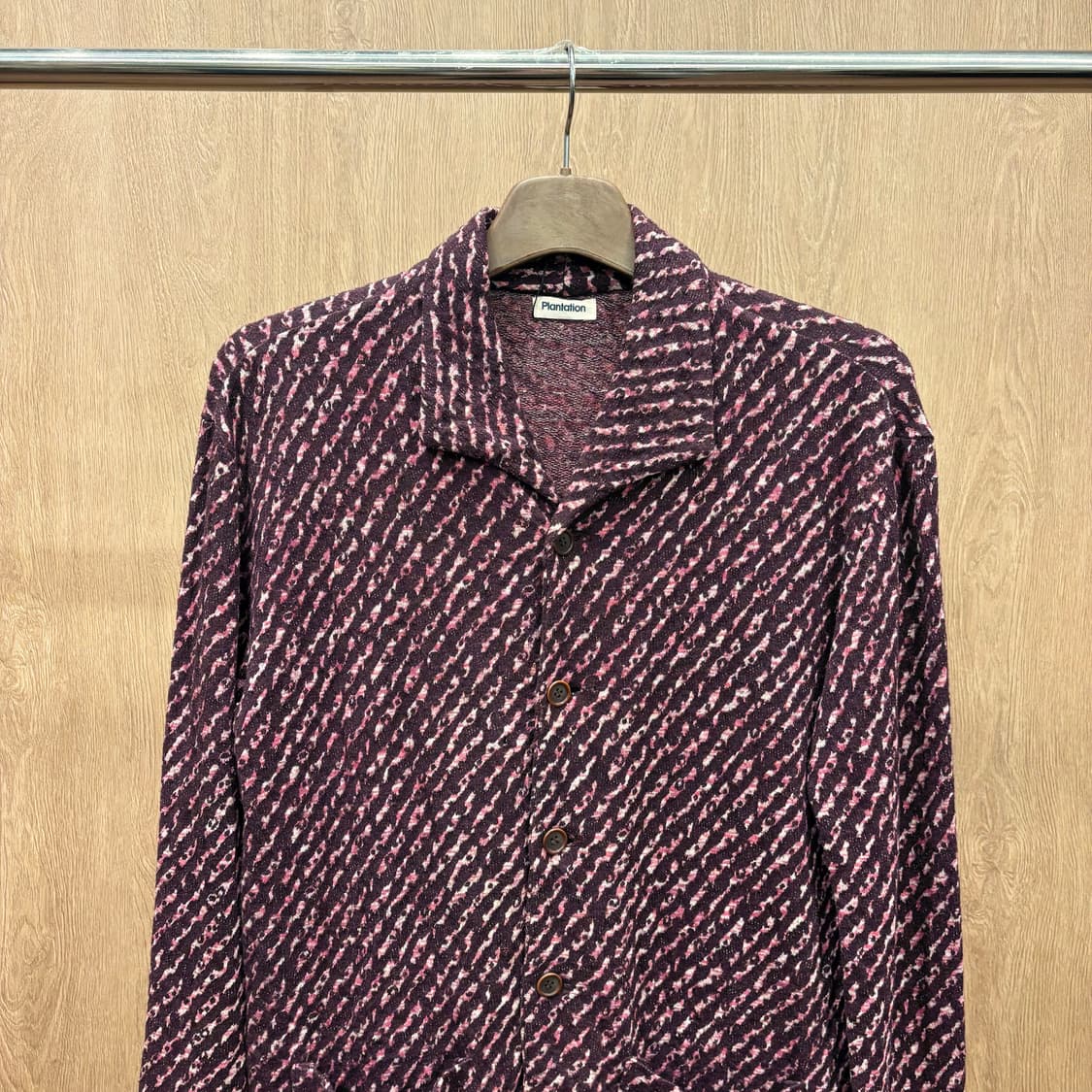 이세이미야케 플랜테이션 울 블렌드 니트 자켓 사선 패턴 디테일 버건디 상품이미지4