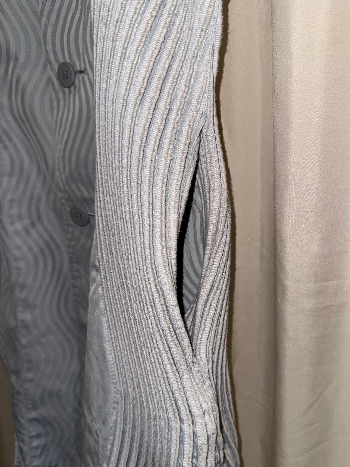 이세이 미야케 웨이브 패턴 플리츠 롱 베스트 상품이미지4