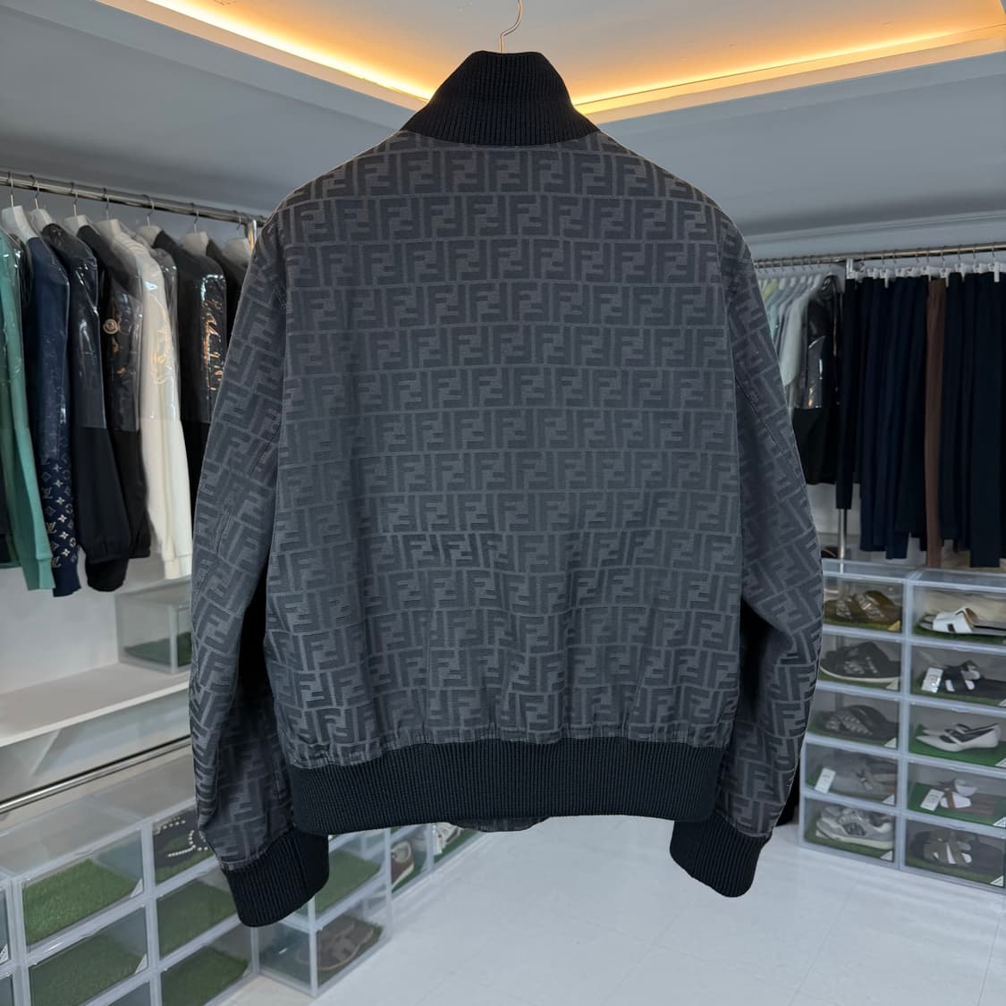 [리오브] 펜디 FF 풀 모티프 패브릭 봄버 자켓 상품이미지2