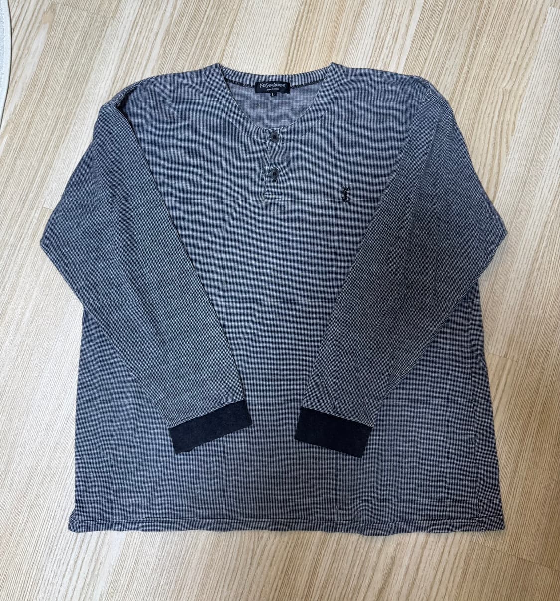 YSL 입생로랑 빈티지 버튼 긴팔티 상품이미지1