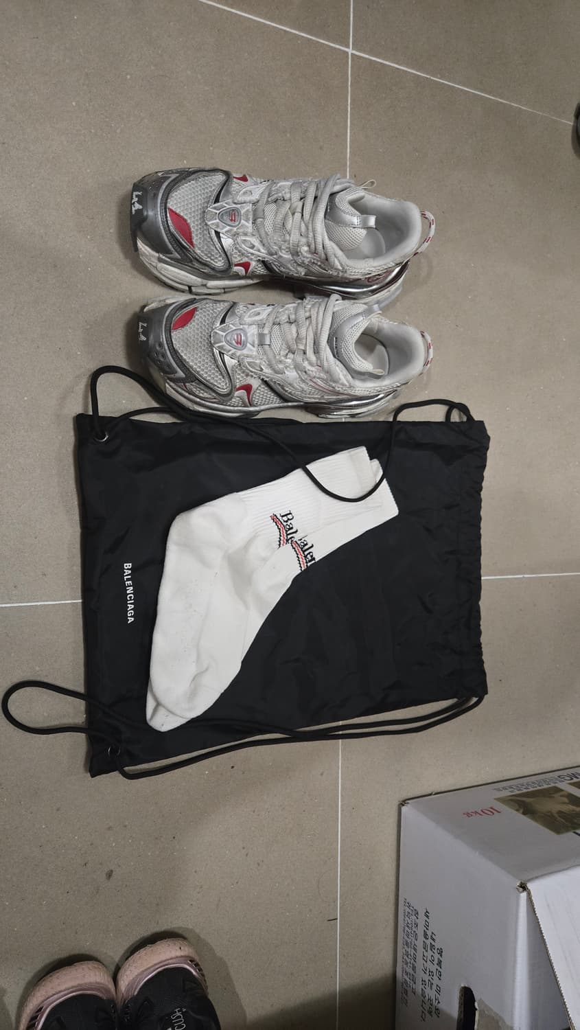 발렌시아가 스니커즈 상품이미지6