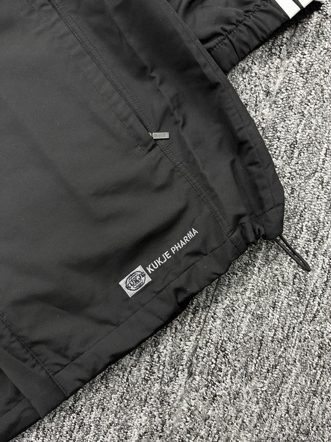 아디다스 블랙 화이트 삼선 바람막이 XL 상품이미지9