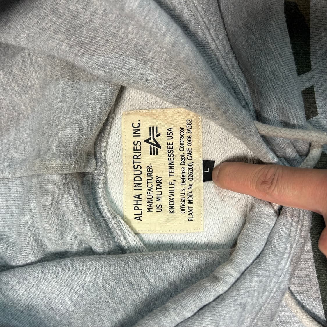 [L] 알파 인더스트리 카모 로고 후드티 상품이미지4