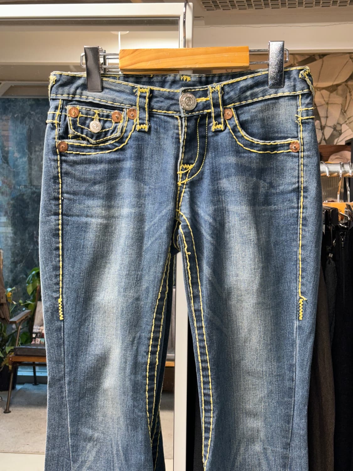 트루릴리전 부츠컷 데님팬츠 상품이미지3