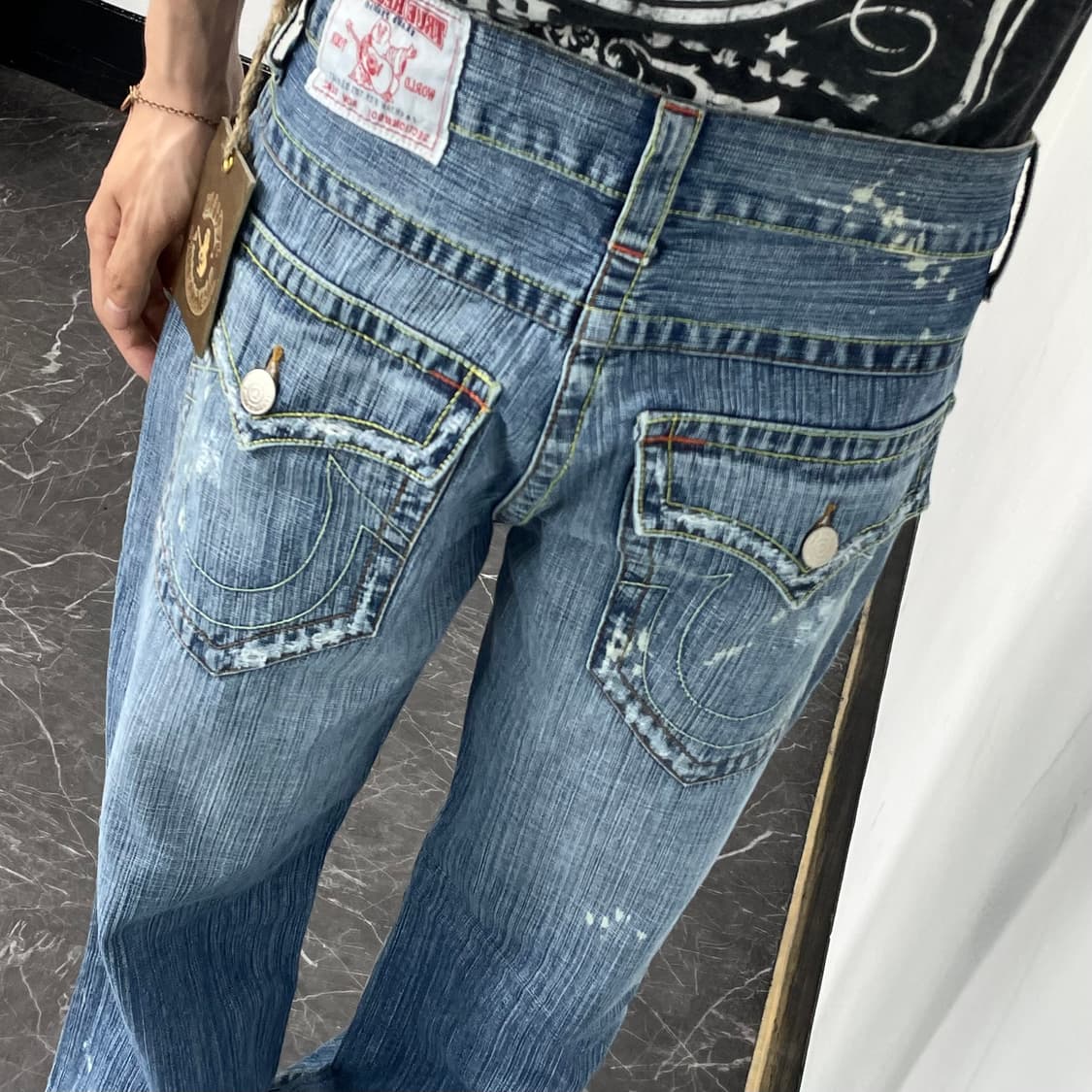 (새상품) 트루릴리전 페인팅 부츠컷 와이드 데님 팬츠 상품이미지2