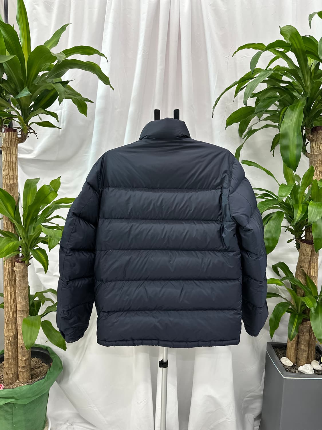 (52) 프라다 트라이앵글 로고 다운 패딩 네이비 상품이미지4