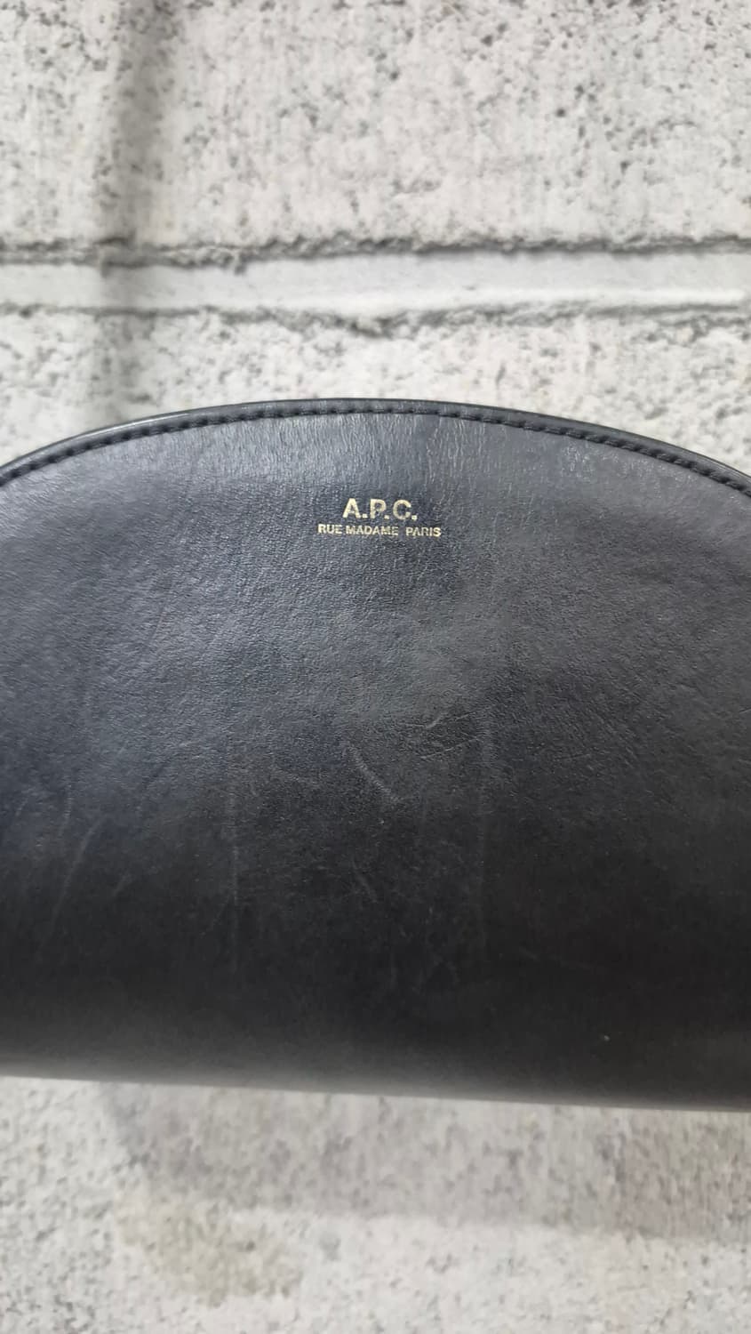 A.P.C. 아페쎄 데미룬 하프문 크로스백 상품이미지4