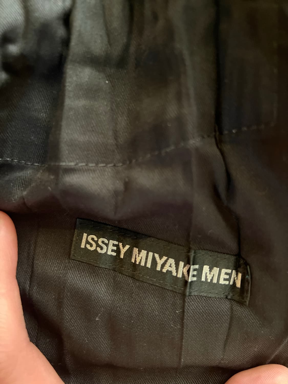 이세이 미야케 멘 플리츠 데님 팬츠  상품이미지2