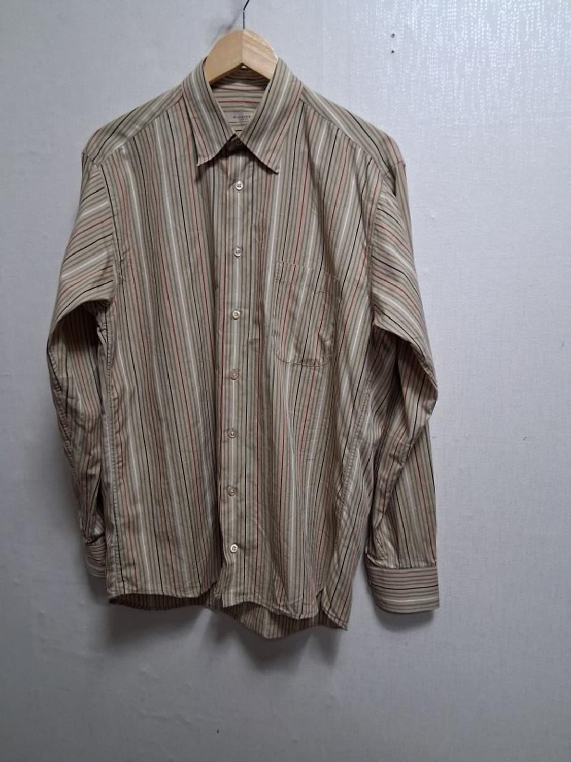 버버리 런던 스트라이프 면셔츠 드레스셔츠겸 캐쥬얼
100L 상품이미지1