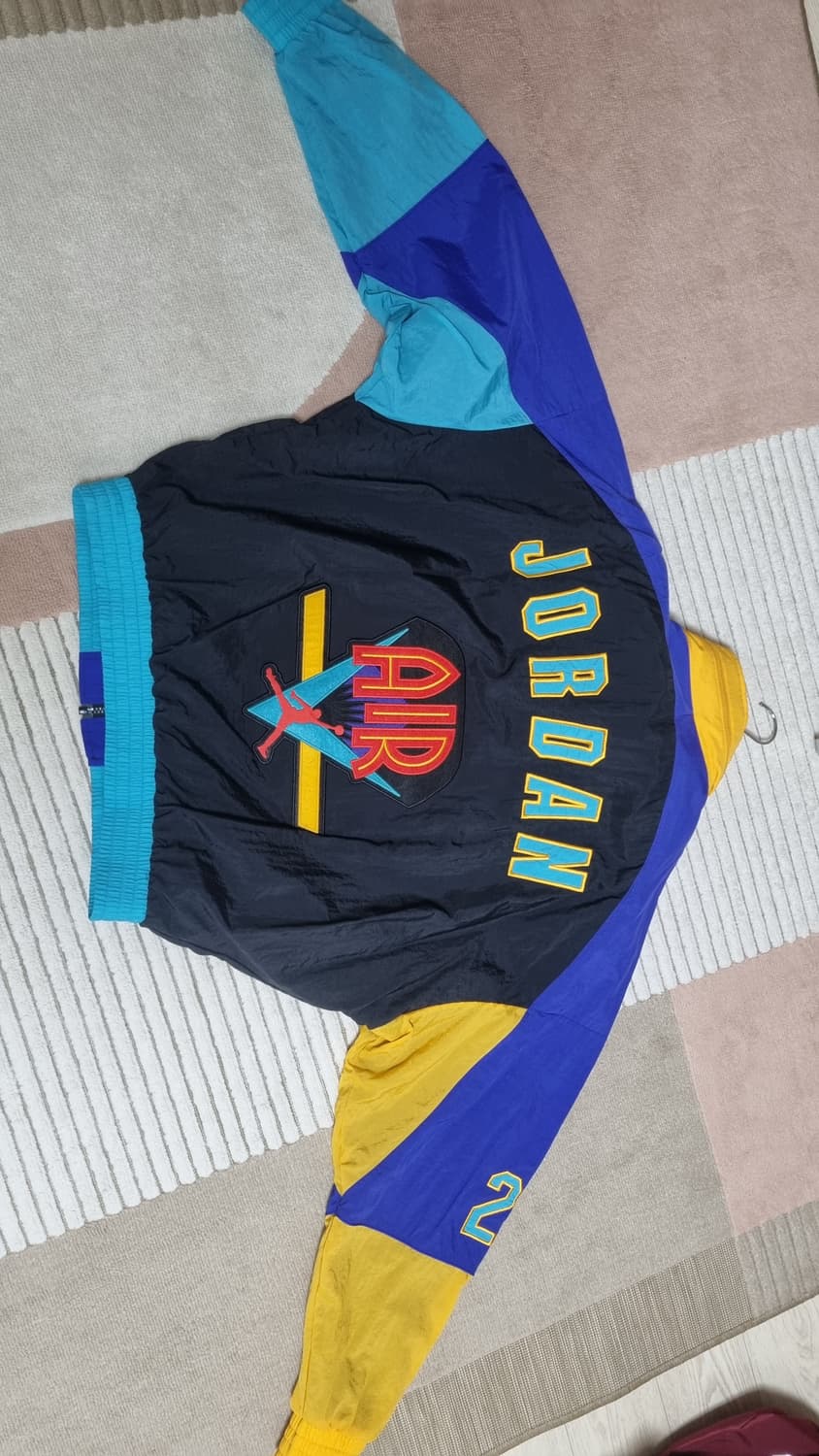 조던 레거시플라이트 노스탤지어 윈드브레이크
본문 기타 기능
프로필사진
g 상품이미지2