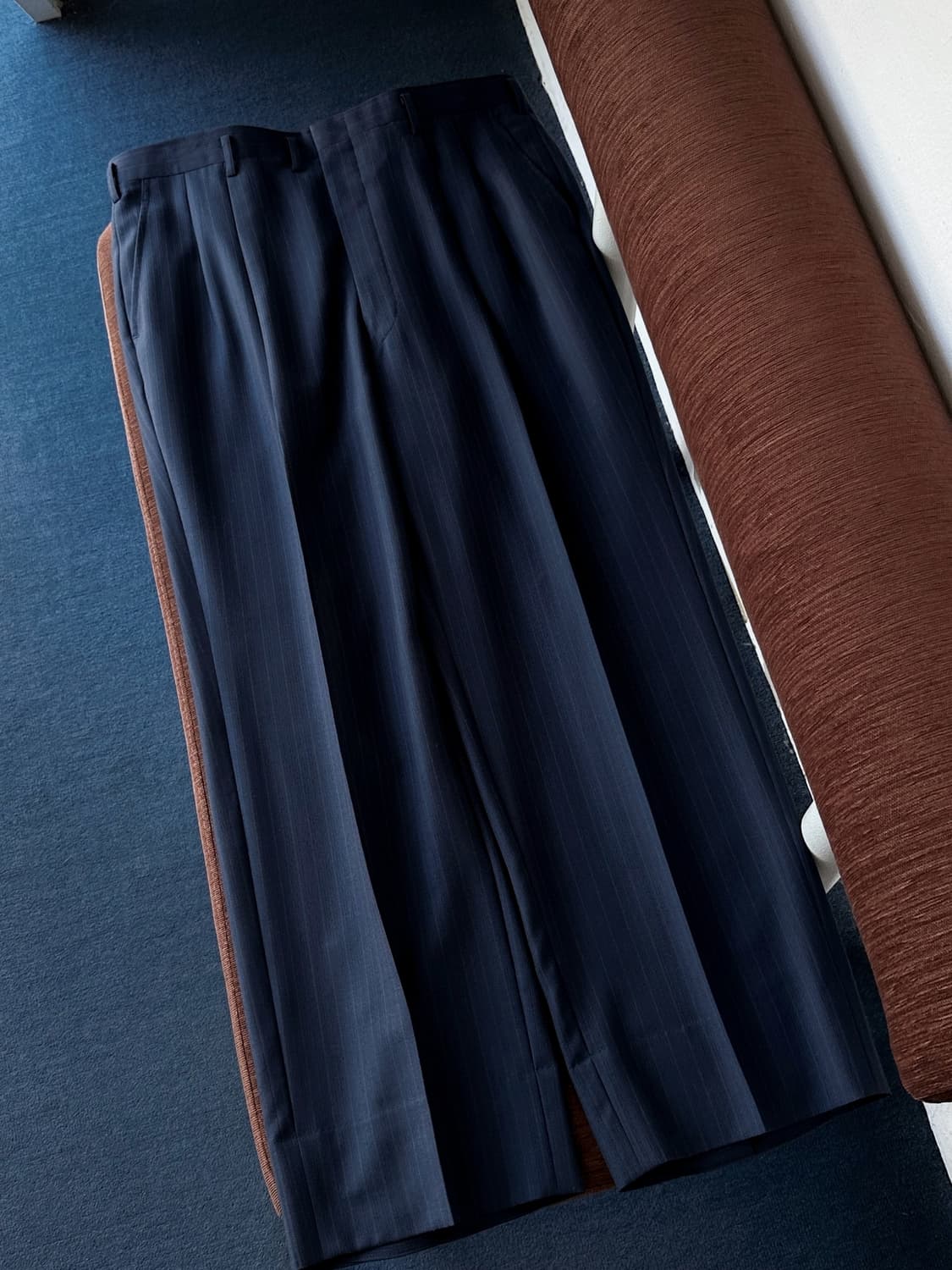 Design stripe 2 pleats wide trouser 상품이미지2