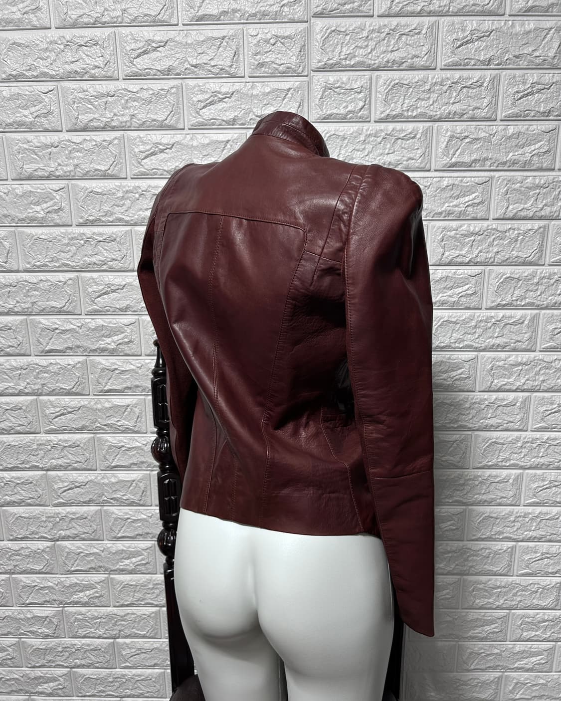 비대칭 업사이드 다운 지퍼 레더 자켓 상품이미지3