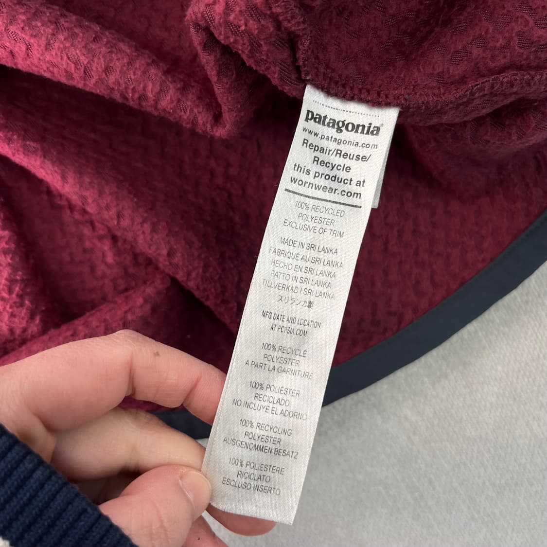 100 파타고니아 22FW R1 에어 풀집업 상품이미지5