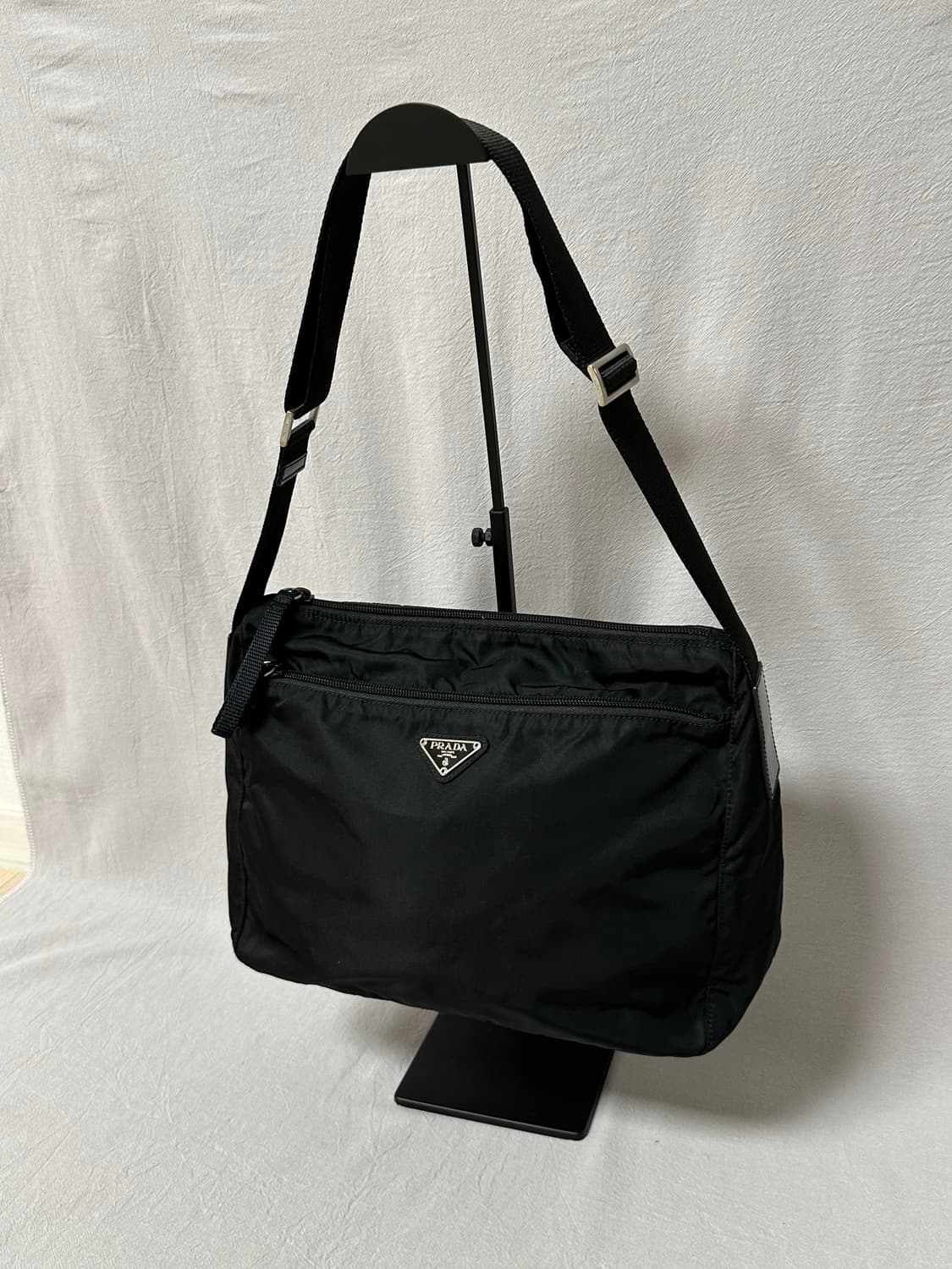 남녀공용 프라다 블랙 포코노 크로스백 나일론 숄더백 상품이미지3