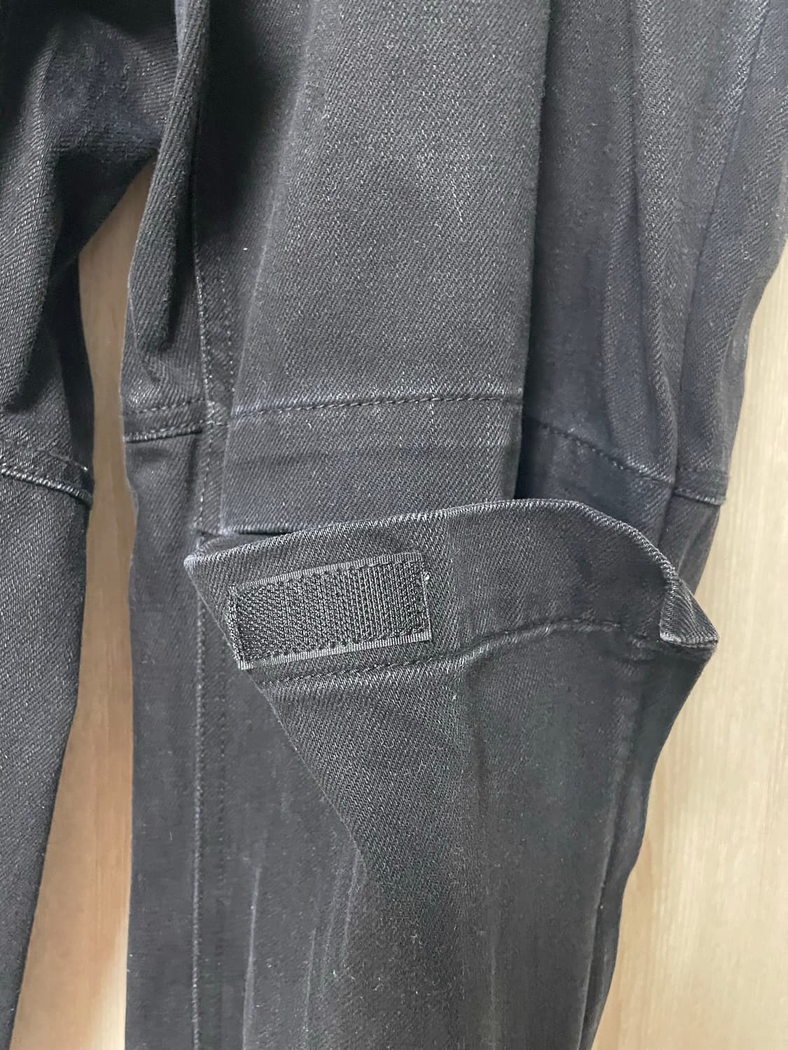 50사이즈, 준지 무릎절개 흑청 조거팬츠 상품이미지4