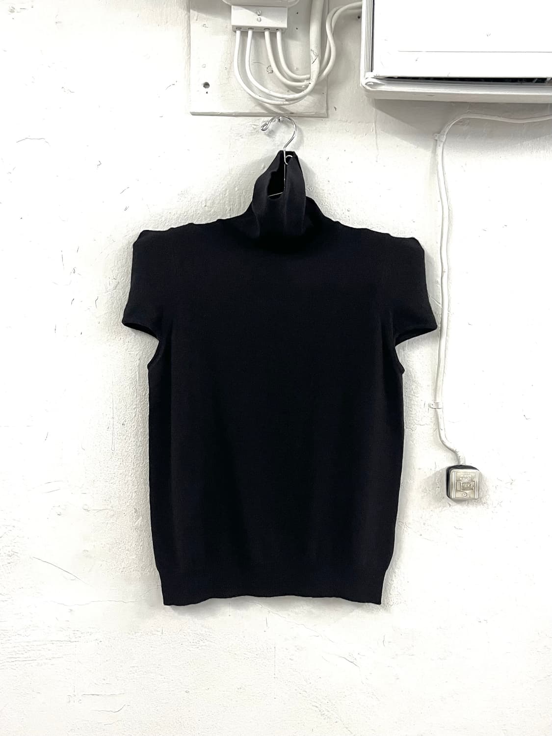 마틴 마르지엘라 2008FW 컬렉션 아카이브 파워 숄더 폴라 니트 상품이미지5