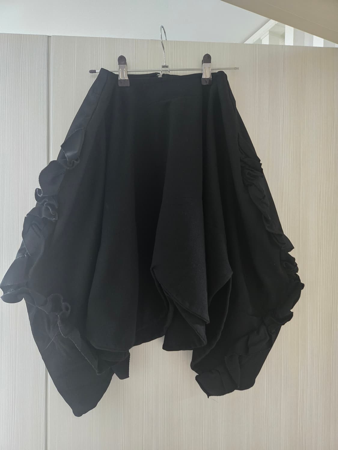 꼼데가르송 사이드 프릴 폴리 스커트 상품이미지1