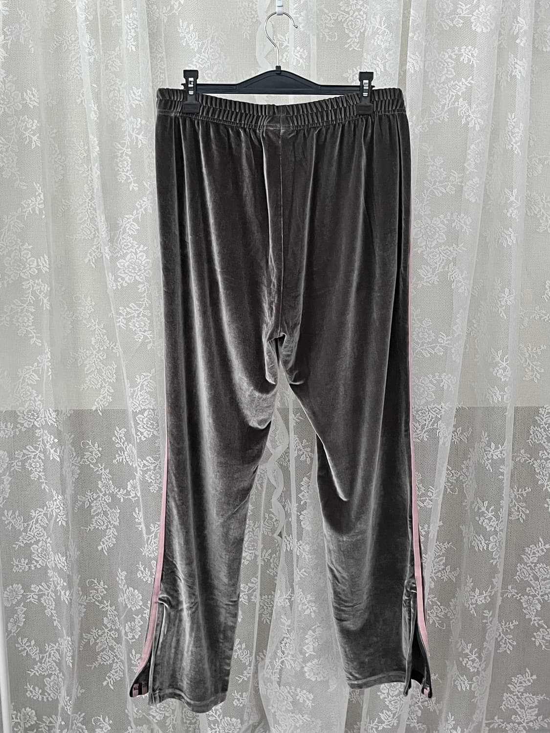 L) 널디 벨벳 트랙팬츠 차콜 핑크 상품이미지2