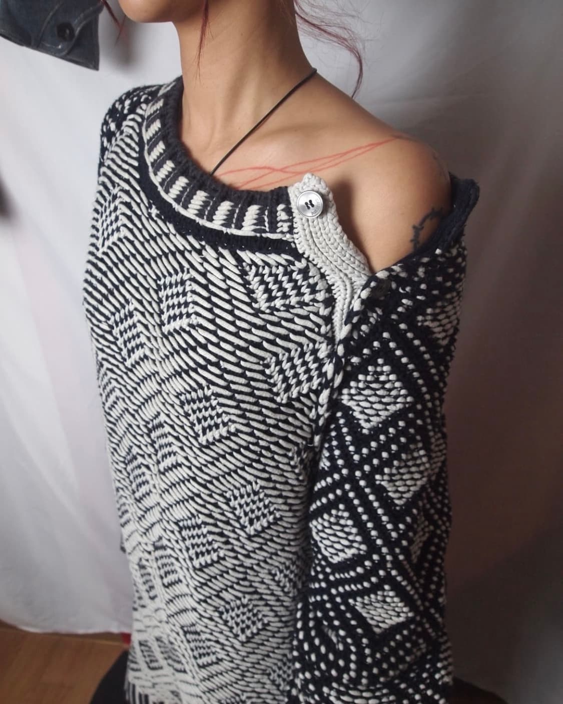 저스트 카발리 숄더 버튼 슬릿 헤비 니트 상품이미지5