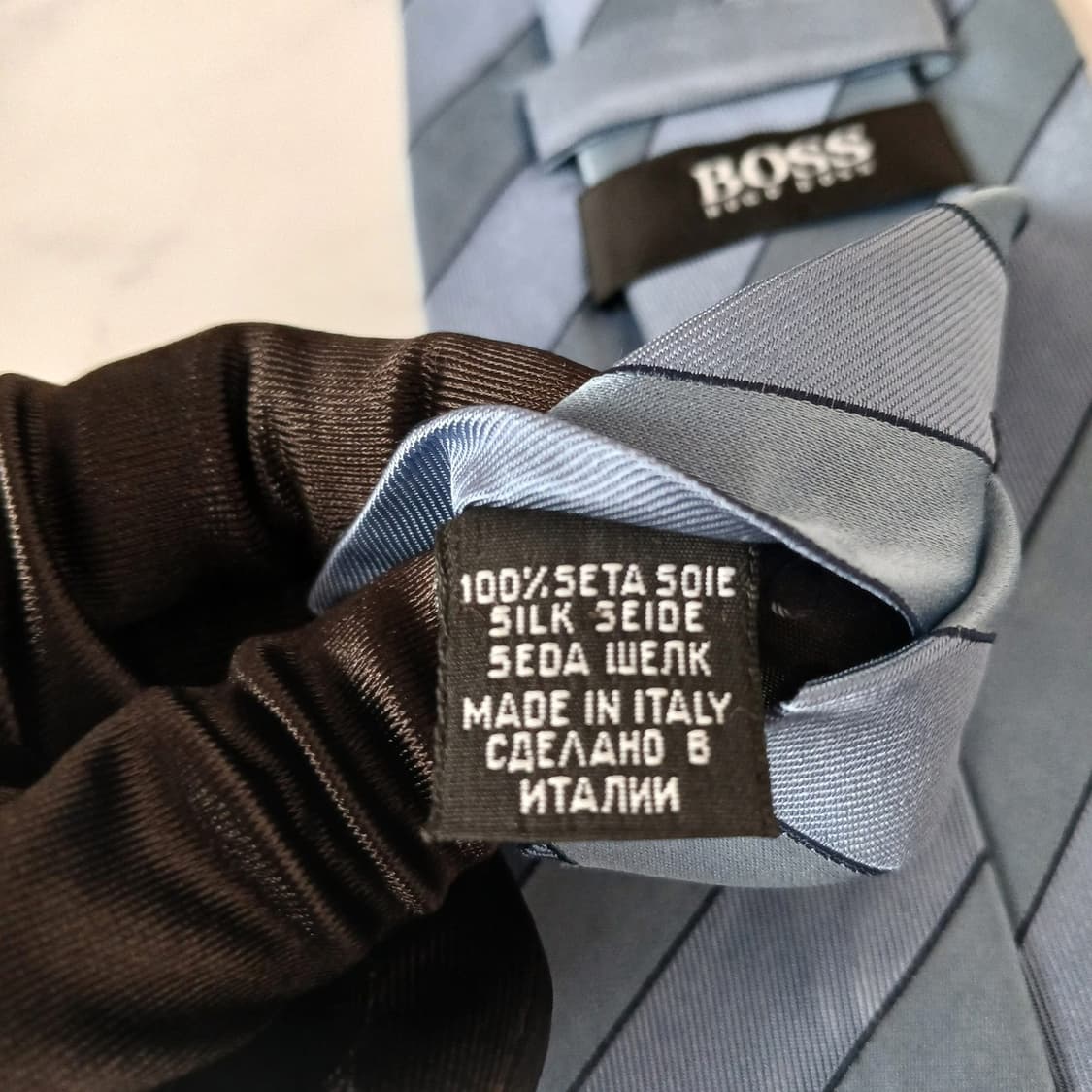 휴고보스 실크 블루 스트라이프 넥타이 9cm A~B등급 E892
 상품이미지4