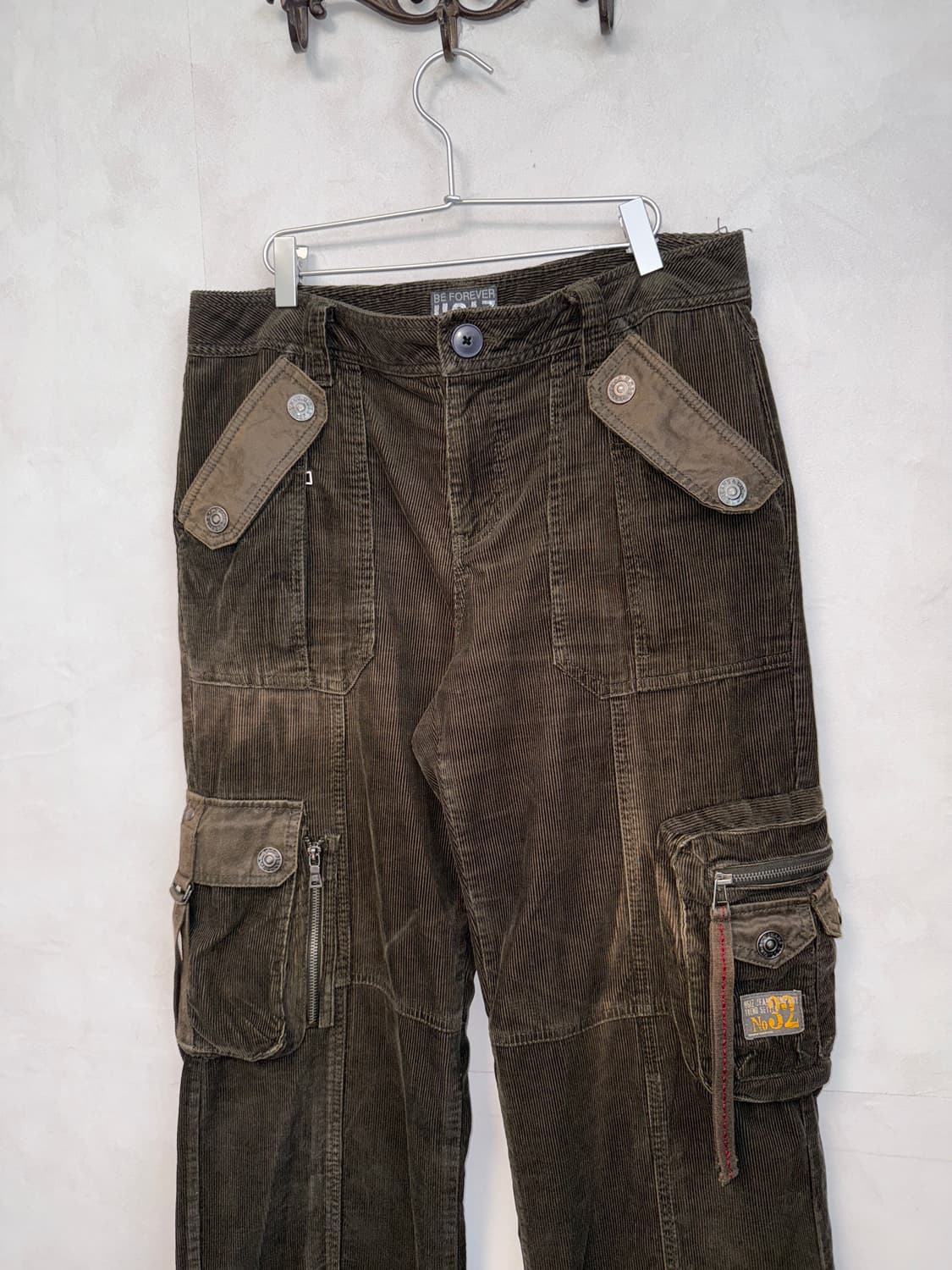 UGIZ khaki corduroy multi pocket 카고팬츠 상품이미지2