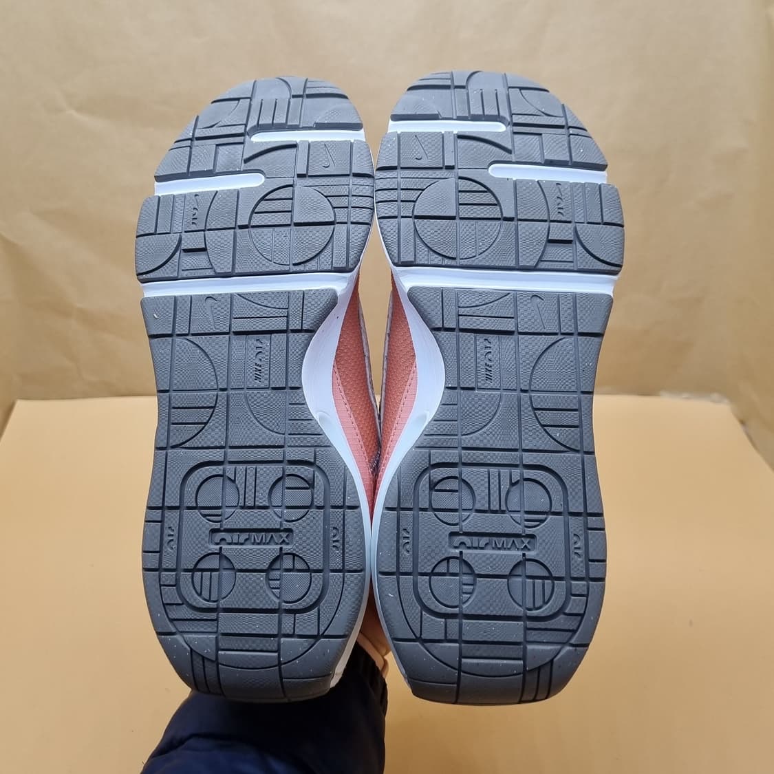 나이키 에어맥스 인터락라이트 여성운동화230. 상품이미지3